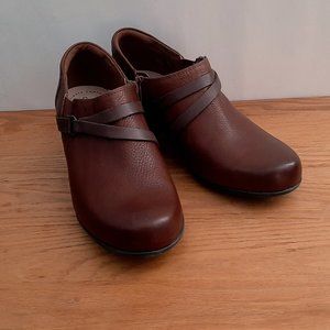 Clarks Boots Booties Short Women's  Shoes